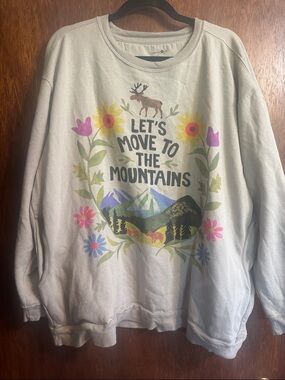 Natural Life crewneck sweatshirt with pockets - Let’s Move to the Mountains